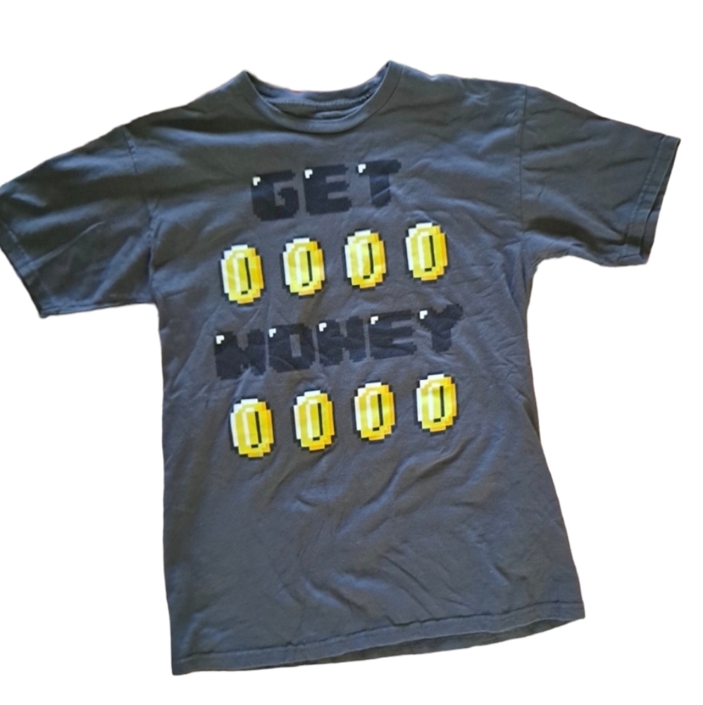 Walnut & 39th T-shirt. M